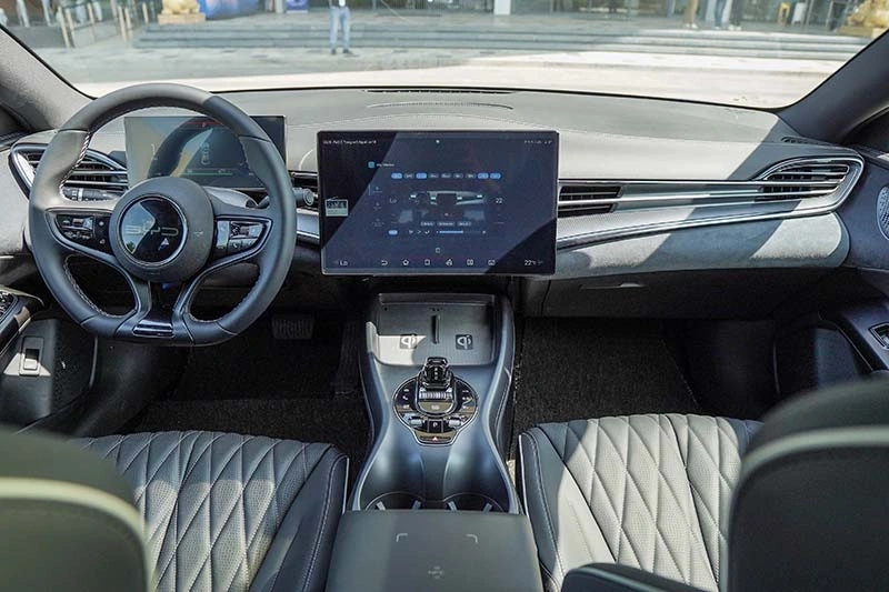  Màn hình xoay 15,6 inch của BYD Seal tích hợp Apple CarPlay.