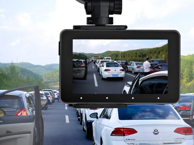 Khám phá cung đường với video siêu nét từ camera hành trình ghi hình 4K.