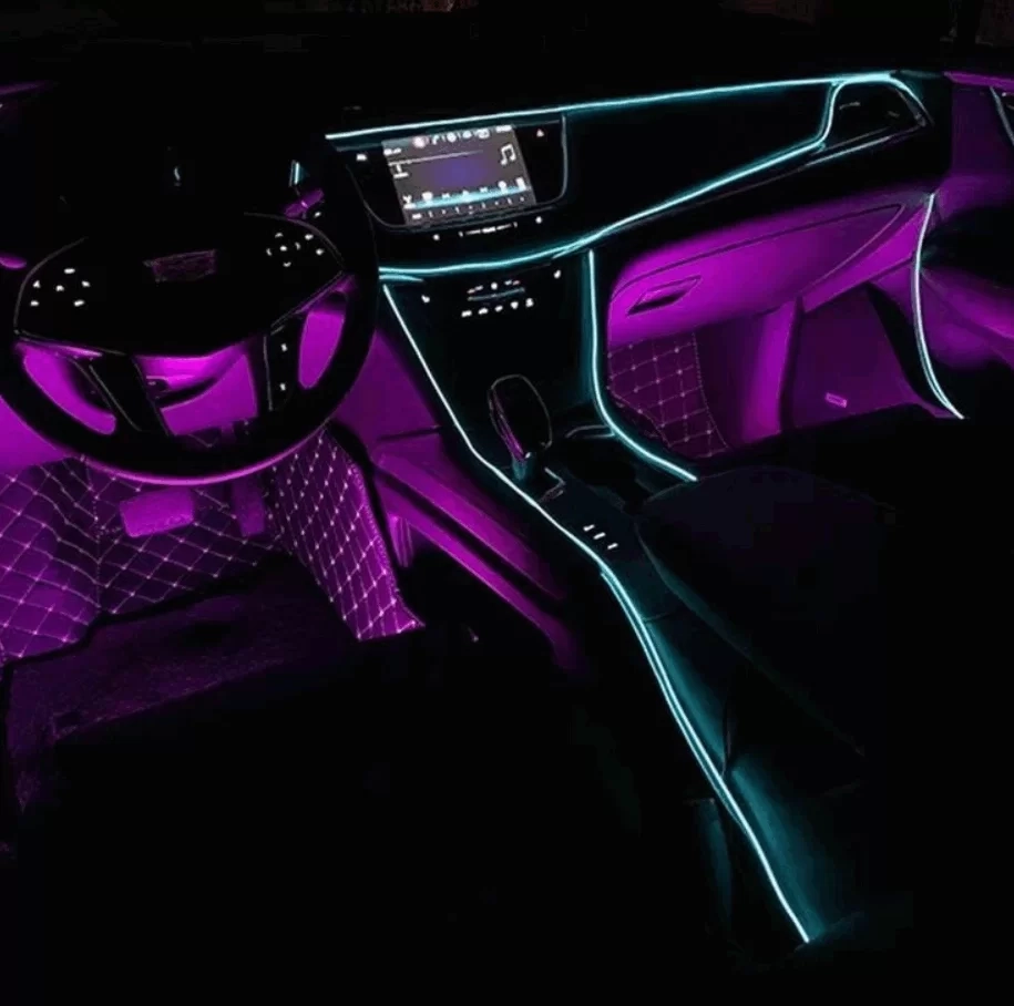 Đèn LED nội thất trong phụ kiện nội thất ô tô tạo không gian hiện đại.