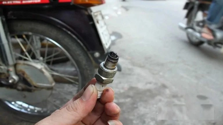 Lắng nghe các dấu hiệu bất thường từ xe để kịp thời sửa chữa