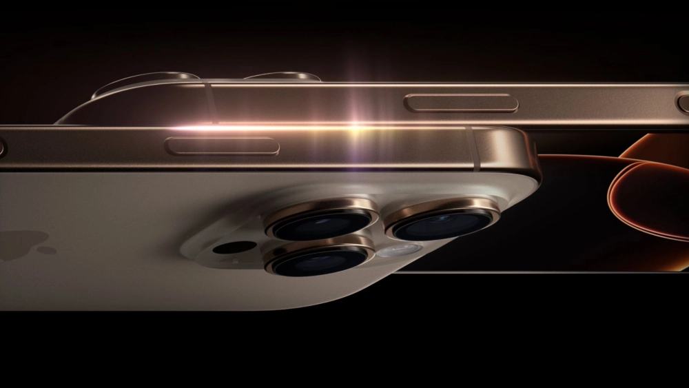 iPhone 16 Pro Max với cụm camera 50MP, chụp ảnh đêm sắc nét.