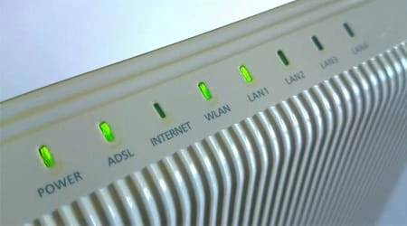 Modem và Router tín hiệu xanh, kết nối mạng ổn định