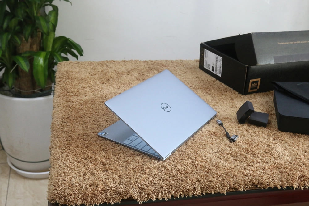 Dell XPS 13 với màu sắc chuẩn xác cho designer!