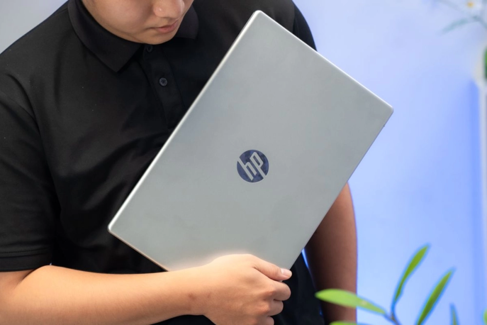Laptop cho sinh viên với cấu hình đủ dùng và giá cả hợp lý