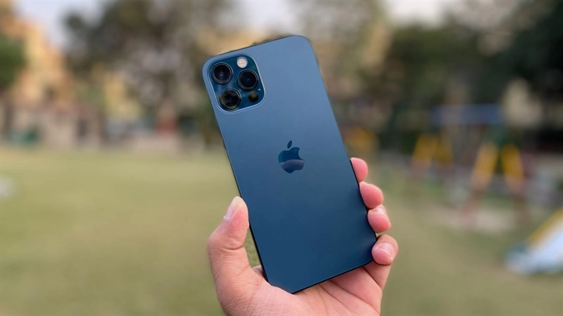 iPhone 12 cũ tiết kiệm 70%, sở hữu với giá ưu đãi