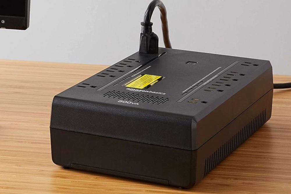 Bộ lưu điện (UPS) giúp bảo vệ máy tính và ổ cứng khỏi các sự cố điện