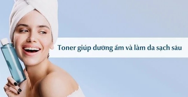 Dùng toner sau rửa mặt chăm sóc da mặt giúp làm sạch sâu và cân bằng da
