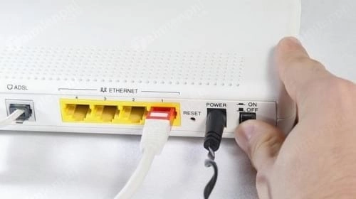 Khởi động lại modem/router, khắc phục laptop không vào được WiFi
