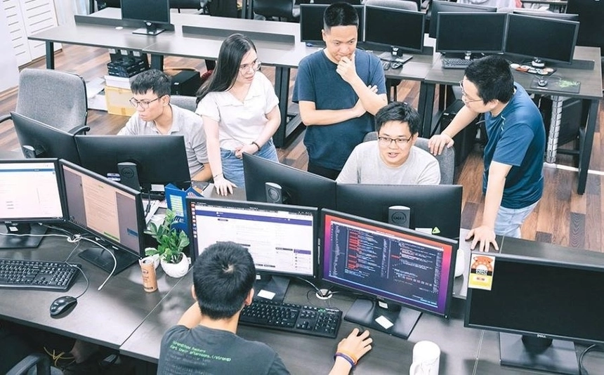 Nhóm khởi nghiệp đang trình bày ý tưởng đầu tư vào AI trước các quỹ mạo hiểm