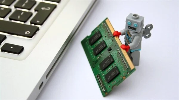 RAM bị lỏng là nguyên nhân mở máy tính laptop không lên màn hình chính