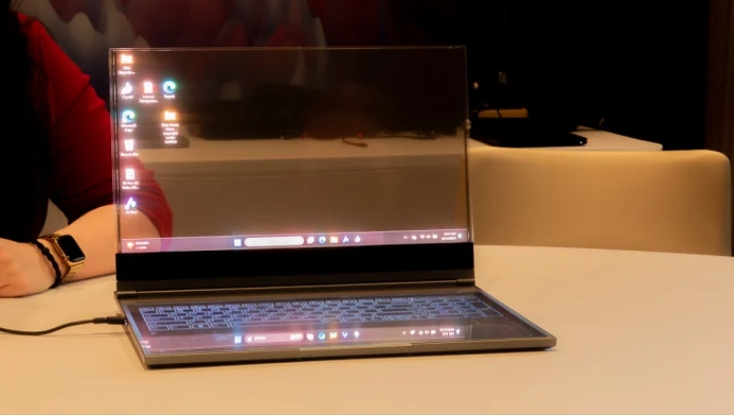 Thiết bị được quan tâm tại Mobile World Congress: laptop trong suốt.