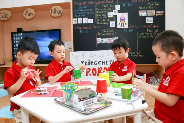  Phương pháp học STEM khuyến khích tư duy sáng tạo, giải quyết vấn đề.