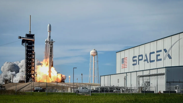 Elon Musk và SpaceX với tầm nhìn vượt ra ngoài Trái Đất.