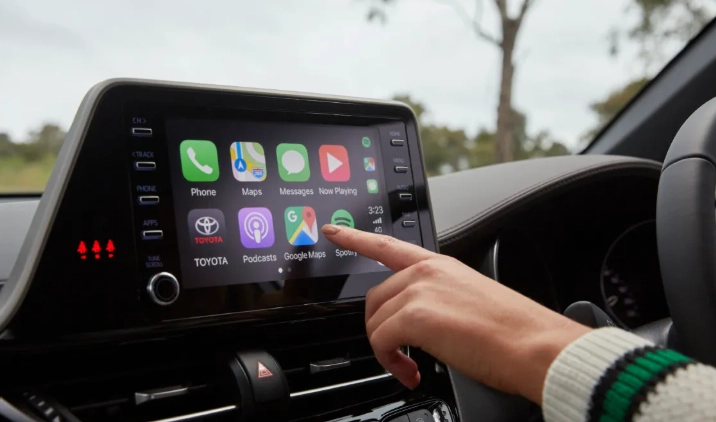 Tiện ích thông minh Toyota Yaris với Apple CarPlay không dây.