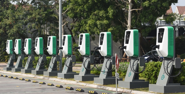 Cận cảnh những trạm sạc nhanh cho ô tô điện VinFast tại Hà Nội 