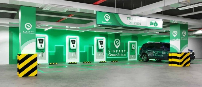 Tiện ích trạm sạc nhanh xe điện tại TP.HCM hiện đại.