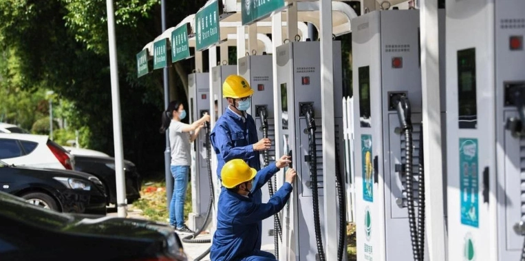 Phát triển trạm sạc xe điện với công nghệ an toàn.