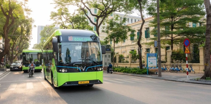 Chính sách, thị trường hỗ trợ xe buýt điện phát triển.