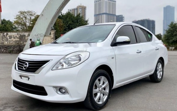 Xe cũ giá 300 triệu đáng mua như Nissan Sunny rộng rãi.