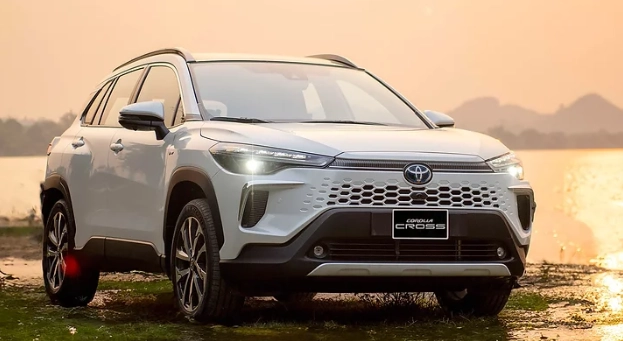 Xe 5 chỗ gầm cao giá 800 triệu Toyota Corolla Cross dẫn đầu SUV đô thị.