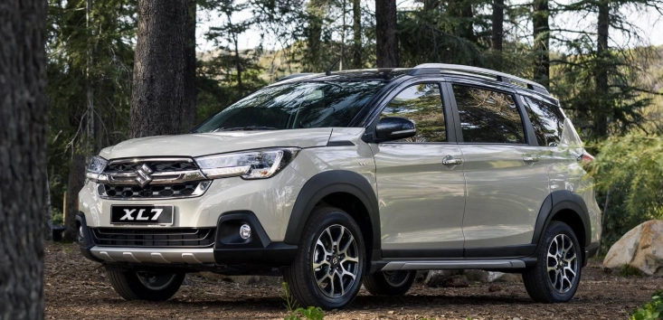 Suzuki XL7 mang phong cách SUV mạnh mẽ, giá hợp lý.