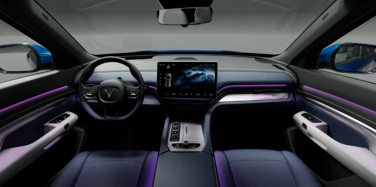 Tính năng thông minh xe VinFast VF8 với thiết kế Pininfarina hiện đại.