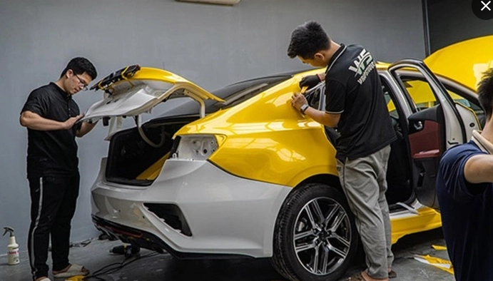 Độ xe thông minh với công nghệ tiên tiến tại xưởng độ.