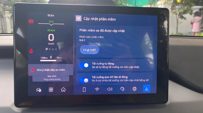  Cách cập nhật phần mềm cho xe hơi thường rất trực quan và dễ dàng.