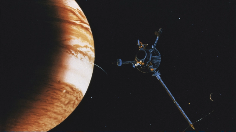 Tàu vũ trụ Galileo đang bay quanh Sao Mộc