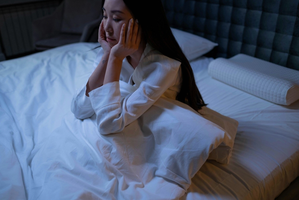 Theo dõi triệu chứng và giữ môi trường yên tĩnh là bước đầu tiên để giảm khó chịu