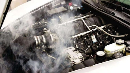 Đưa xe đến garage kiểm tra khi vòng tua máy tăng