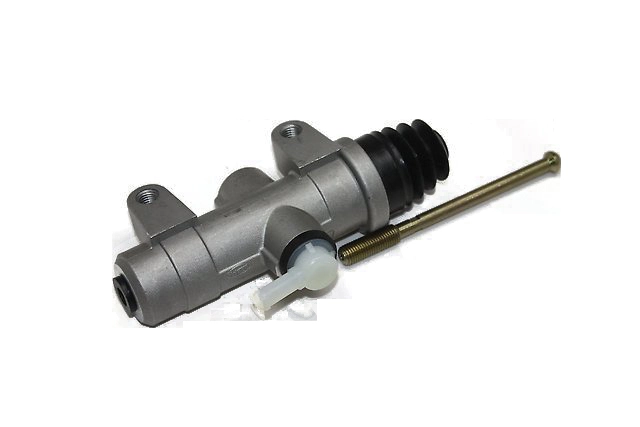 Thay xi lanh tổng và con khi hệ thống côn gặp sự cố
