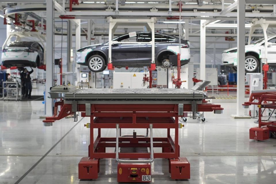 Thiết bị giám sát hành trình giúp doanh nghiệp vận tải tối ưu lộ trình và tiết kiệm chi phí nhiên liệu.