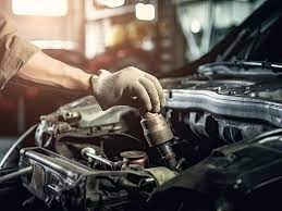 Kiểm tra dầu động cơ định kỳ theo hướng dẫn kiểm tra động cơ ô tô giúp kéo dài tuổi thọ xe.