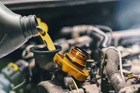 Thay dầu định kỳ: Thay dầu theo loại dầu và điều kiện lái xe.