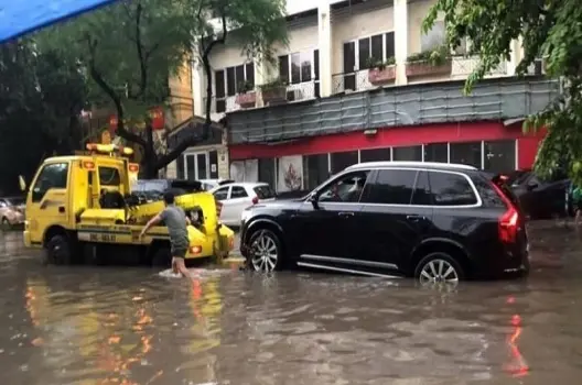 7 Mẹo Xử Lý Xe Bị Ngập Nước Hữu Ích Khiến Bạn Bất Ngờ!