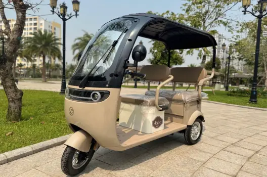 Đánh Giá Xe Điện 3 Bánh Có Mái Che : Lựa Chọn Tiện Lợi