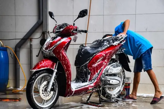 Hướng dẫn cách chăm sóc xe máy bền đẹp