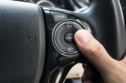 Hướng Dẫn Sử Dụng Hệ Thống Kiểm Soát Hành Trình Thích Ứng: 8 Mẹo Để Lái Xe An Toàn Hơn!