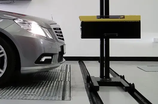10 Bước Hướng Dẫn Kiểm Tra Đèn Pha Xe Ô Tô Đơn Giản, Hiệu Quả Nhất!