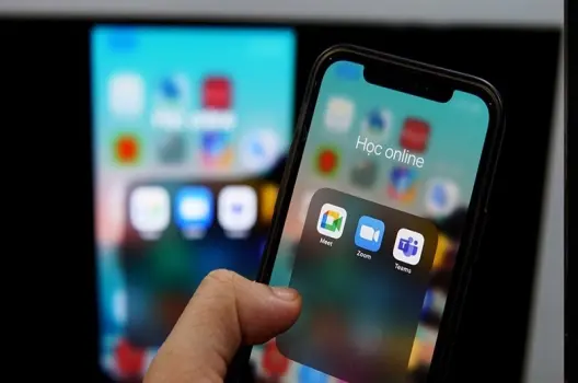 Mẹo Sử dụng Điện thoại Hiệu quả cho Học Online: Học sinh Tăng Hiệu suất Nhờ Smartphone