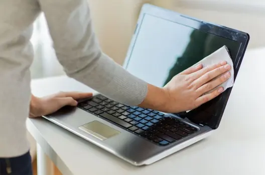 Cách làm sạch laptop an toàn: 6 bước hiệu quả bạn cần biết
