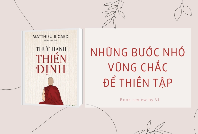 Một người trẻ đang ghi chú vào nhật ký thiền,