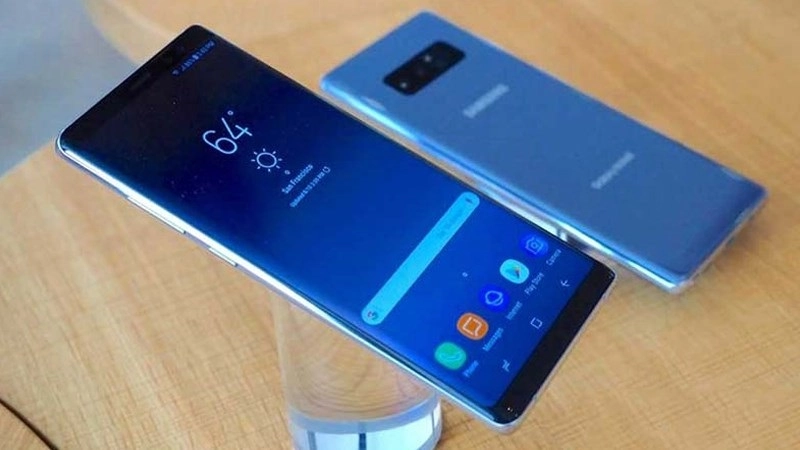 Giới thiệu về điện thoại” hiển thị thông tin model máy Samsung