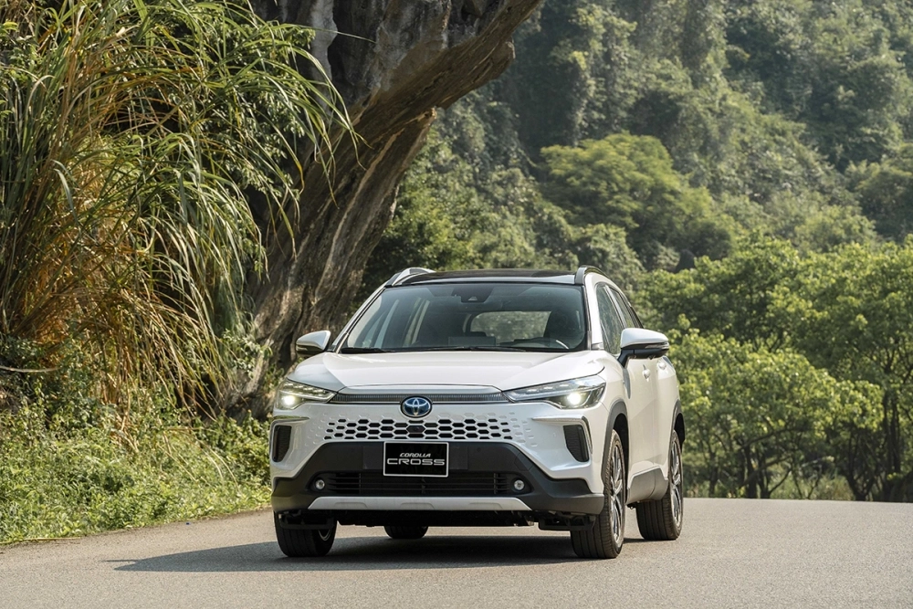 Toyota Corolla Cross HEV, một trong các mẫu xe hybrid tại Việt Nam dẫn đầu phân khúc SUV