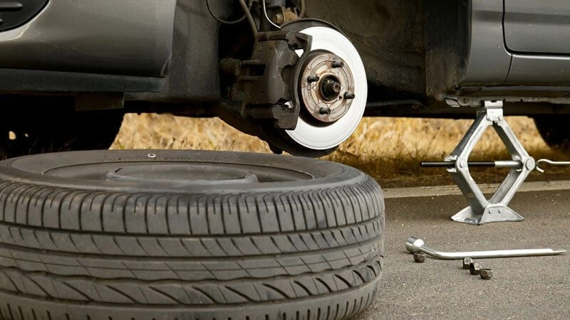 Lốp dự phòng dùng trong trường hợp dễ cấp là cứu tinh khi xe gặp sự cố trên đường vắng
