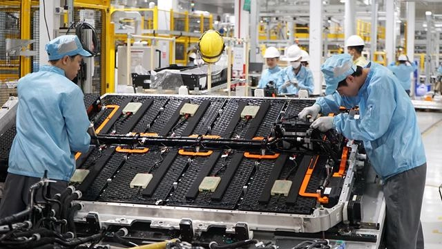 Dây chuyền sản xuất pin xe điện tiên tiến, giảm giá thay pin xe điện trong tương lai